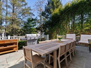 14 Bradbury Place, Riverside CT 06878