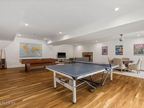 14 Bradbury Place, Riverside CT 06878