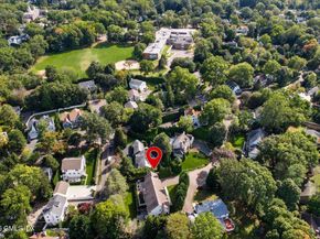 14 Bradbury Place, Riverside CT 06878