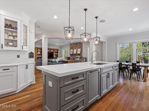 14 Bradbury Place, Riverside CT 06878