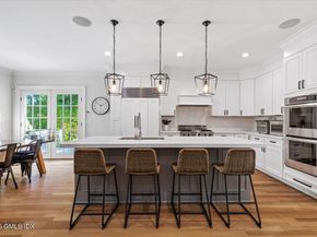 14 Bradbury Place, Riverside CT 06878