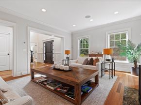 14 Bradbury Place, Riverside CT 06878