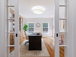 14 Bradbury Place, Riverside CT 06878