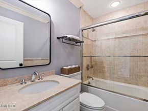 14 Bradbury Place, Riverside CT 06878