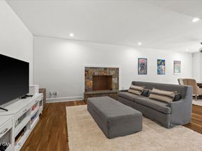 14 Bradbury Place, Riverside CT 06878