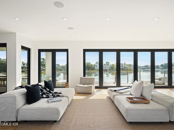 4 Little Cove Lane, Old Greenwich CT 06870