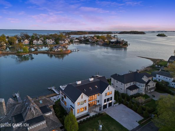 4 Little Cove Lane, Old Greenwich CT 06870