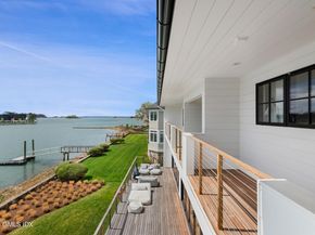 4 Little Cove Lane, Old Greenwich CT 06870