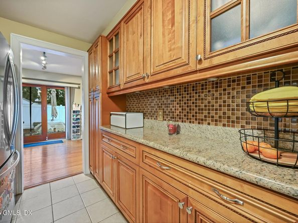 34 Bradley Place, Stamford CT 06905