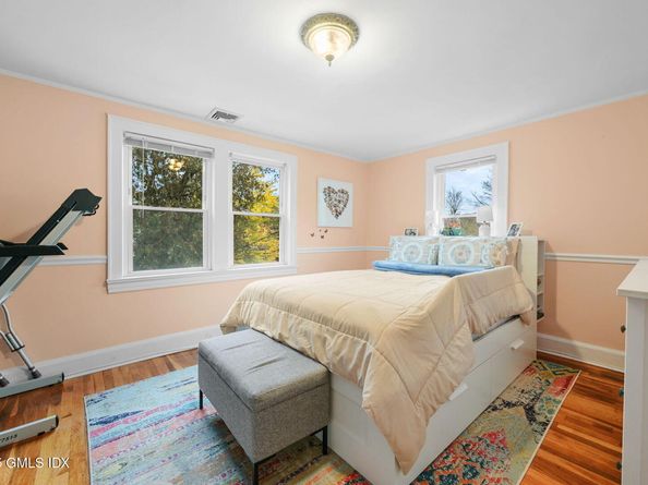 34 Bradley Place, Stamford CT 06905