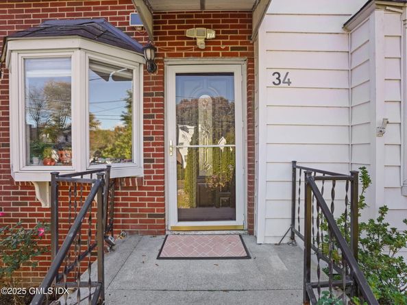 34 Bradley Place, Stamford CT 06905