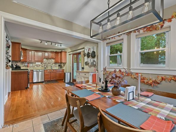 34 Bradley Place, Stamford CT 06905