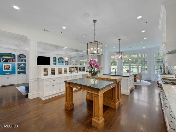 33 Highland Farm Road, Greenwich CT 06831