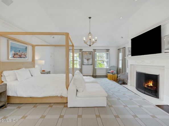 33 Highland Farm Road, Greenwich CT 06831