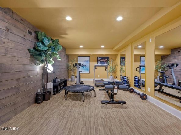 33 Highland Farm Road, Greenwich CT 06831