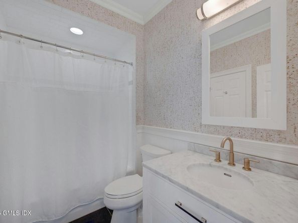 33 Highland Farm Road, Greenwich CT 06831