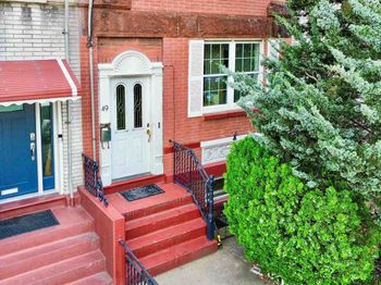 49 East 33rd St