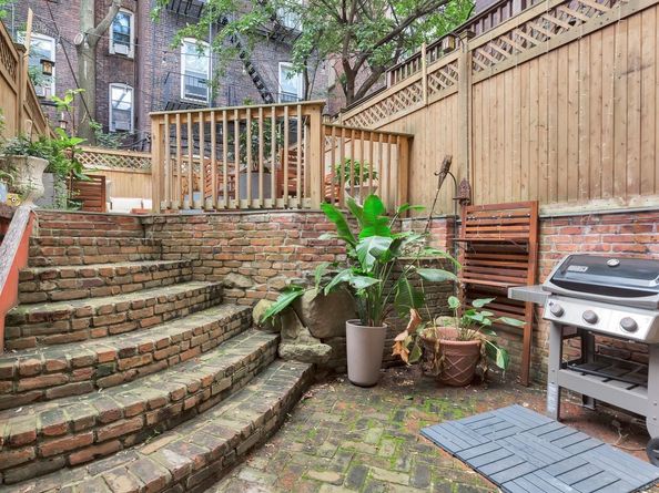 1233 Bloomfield St, Hoboken NJ 07030