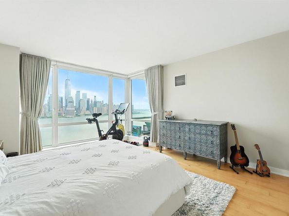 2 2nd St 2405, Jersey City NJ 07302