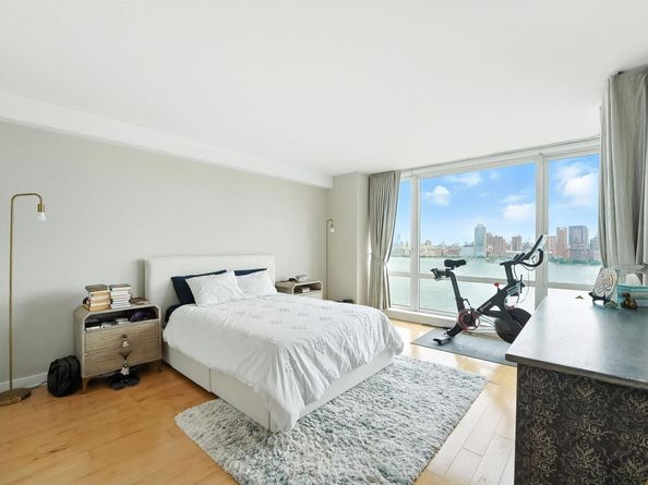 2 2nd St 2405, Jersey City NJ 07302