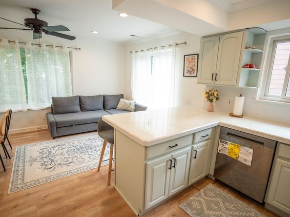 29 Marina Key, Secaucus NJ 07094
