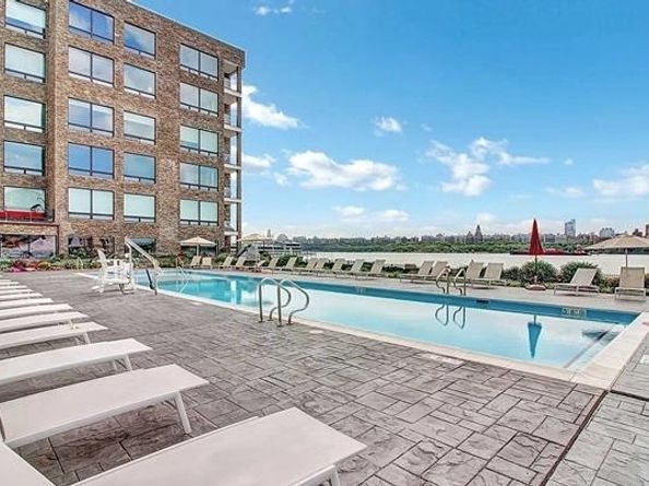 9 Somerset Lane PH606607, Edgewater NJ 07020