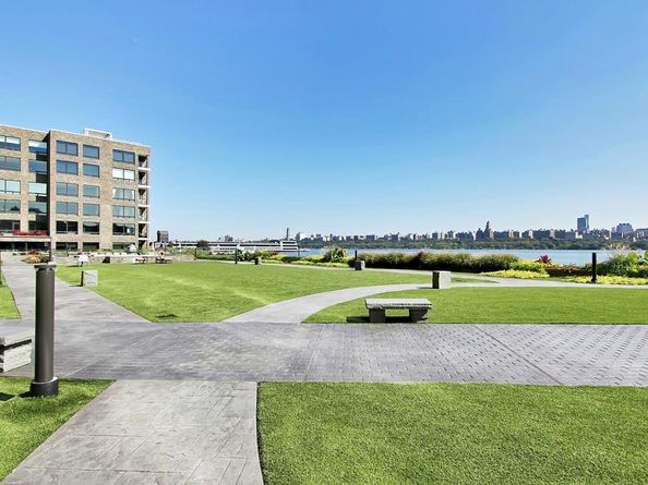 9 Somerset Lane PH606607, Edgewater NJ 07020