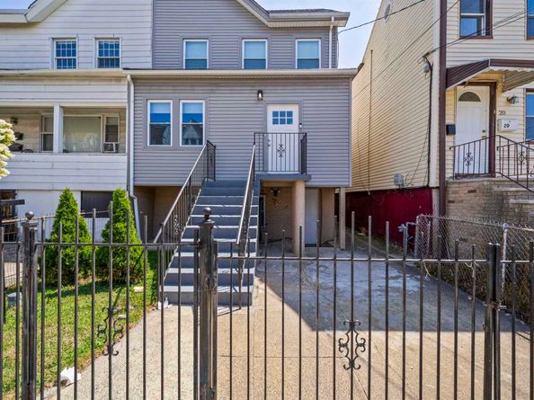 22 Long St, Jersey City NJ 07305
