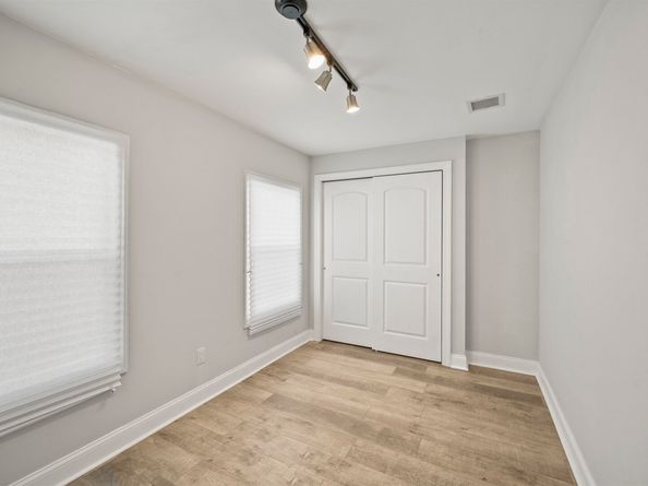 22 Long St, Jersey City NJ 07305