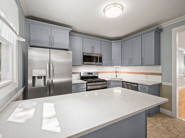 22 Long St, Jersey City NJ 07305