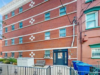 547 Bloomfield St