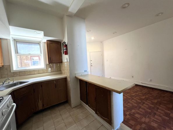 214 48th St 12, Union City NJ 07087