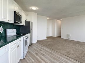100 Manhattan Ave 1902, Union City NJ 07087