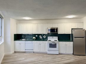 100 Manhattan Ave 1902, Union City NJ 07087