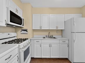 135 Montgomery St 18C, Jersey City NJ 07302