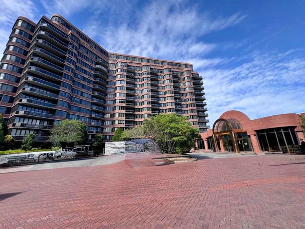 100 Carlyle Dr 5J North, Cliffside Park NJ 07010