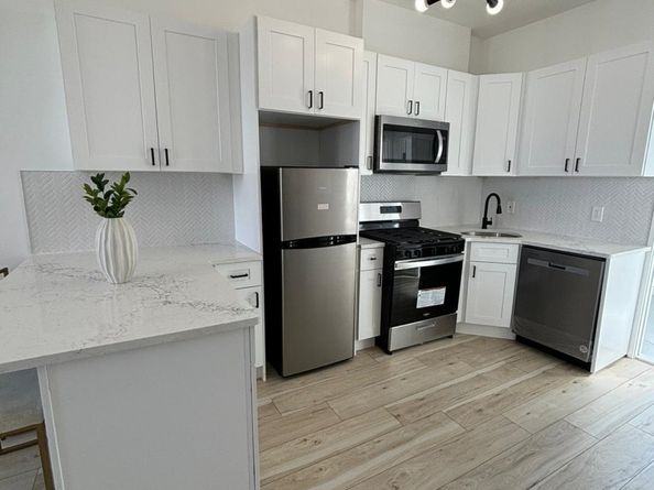 301 3rd St 3, Jersey City NJ 07302
