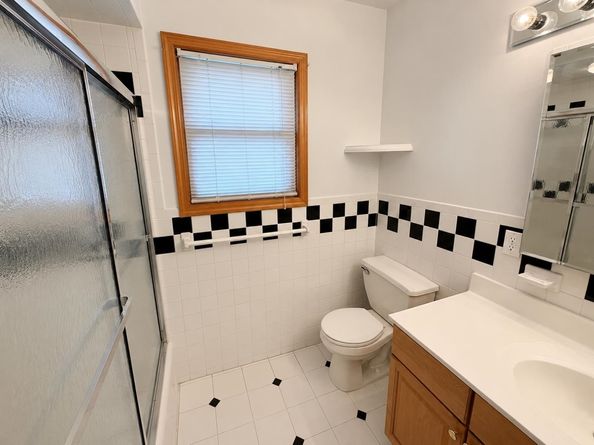 30 Andrew St, Bayonne NJ 07002