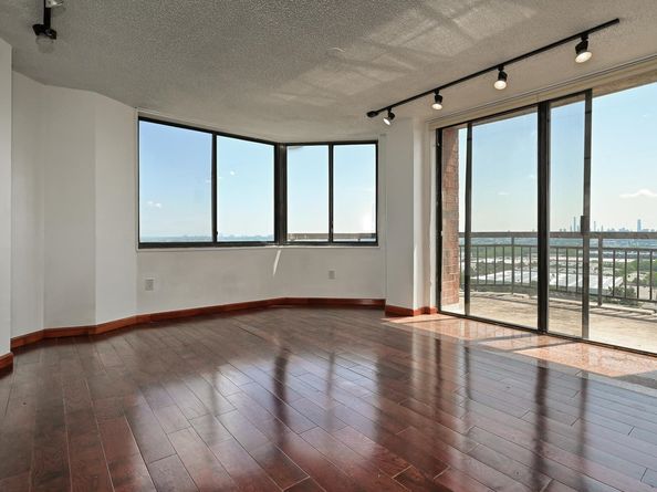 2140 Harmon Cove Tower 2140, Secaucus NJ 07094