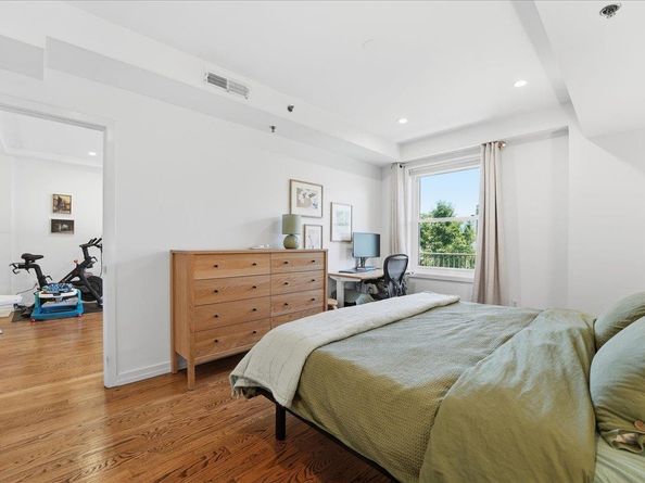 219 Grand St 4A, Hoboken NJ 07030