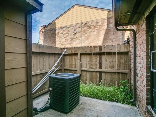 9090 S Braeswood Boulevard, Houston TX 77074