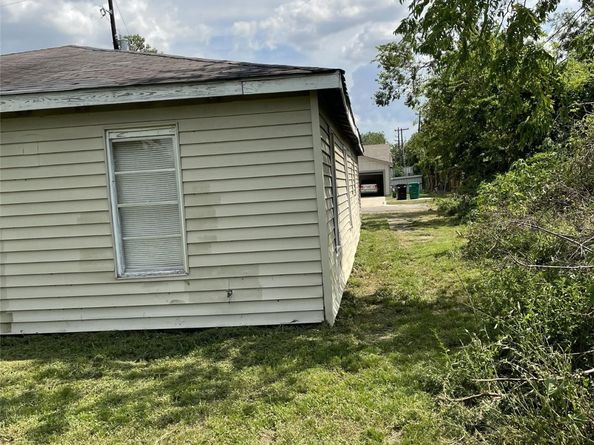 301 Connecticut Street, Houston TX 77029