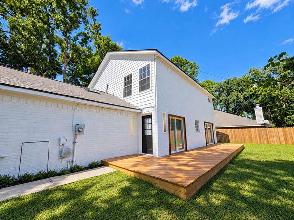 5118 Burt Street, Houston TX 77018