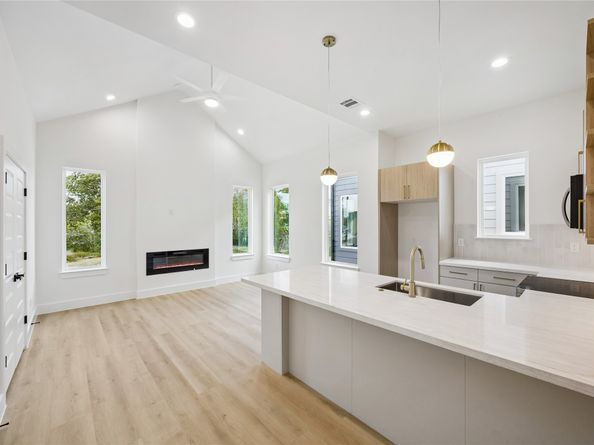 422 Calloway Street A/B, Houston TX 77029