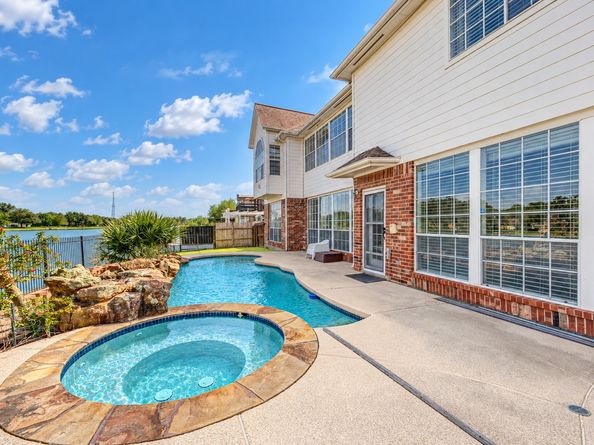 1907 Waterside Drive, Missouri City TX 77459