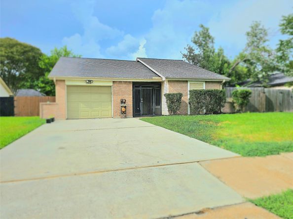 14018 Panhandle Drive, Sugar Land TX 77498