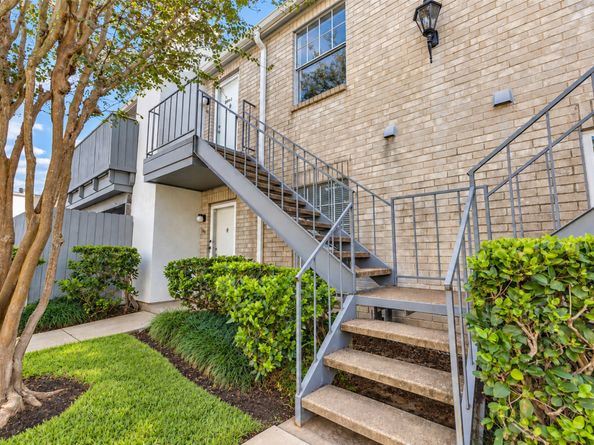 8787 Brae Acres Road 602, Houston TX 77074