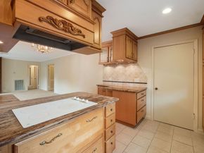 9646 Fairdale Lane, Houston TX 77063