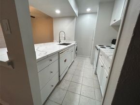 5343 Richmond Avenue 11, Houston TX 77056
