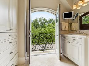 2242 Pelham Drive, Houston TX 77019